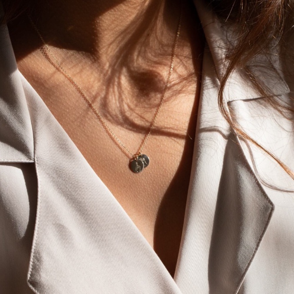 “High Five!” Hand Clap Dainty Cute Simple Necklace - Picture 4 of 16
